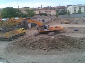 Gün Batımında Şantiye